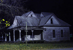 Haunted+dead+or+alive%3A+Haunted+houses+provide+Halloween+entertainment+in+Topeka