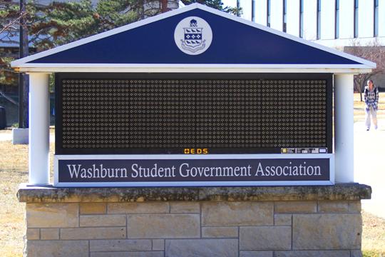 New+Sign%2C+New+Cost+Washburn+Student+Government+Association%E2%80%99s+old+sign+stands+shut+down+and+unused.+WSGA+just+passed+a+bill+allowing+the+purchase+of+a+new+sign+for+%2419%2C000.%0A