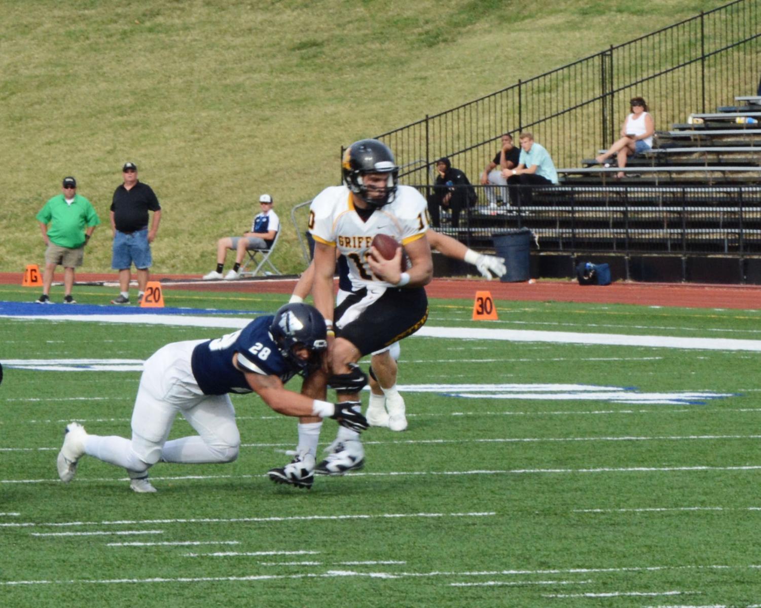 Homecoming brings 16-13 win against Griffons