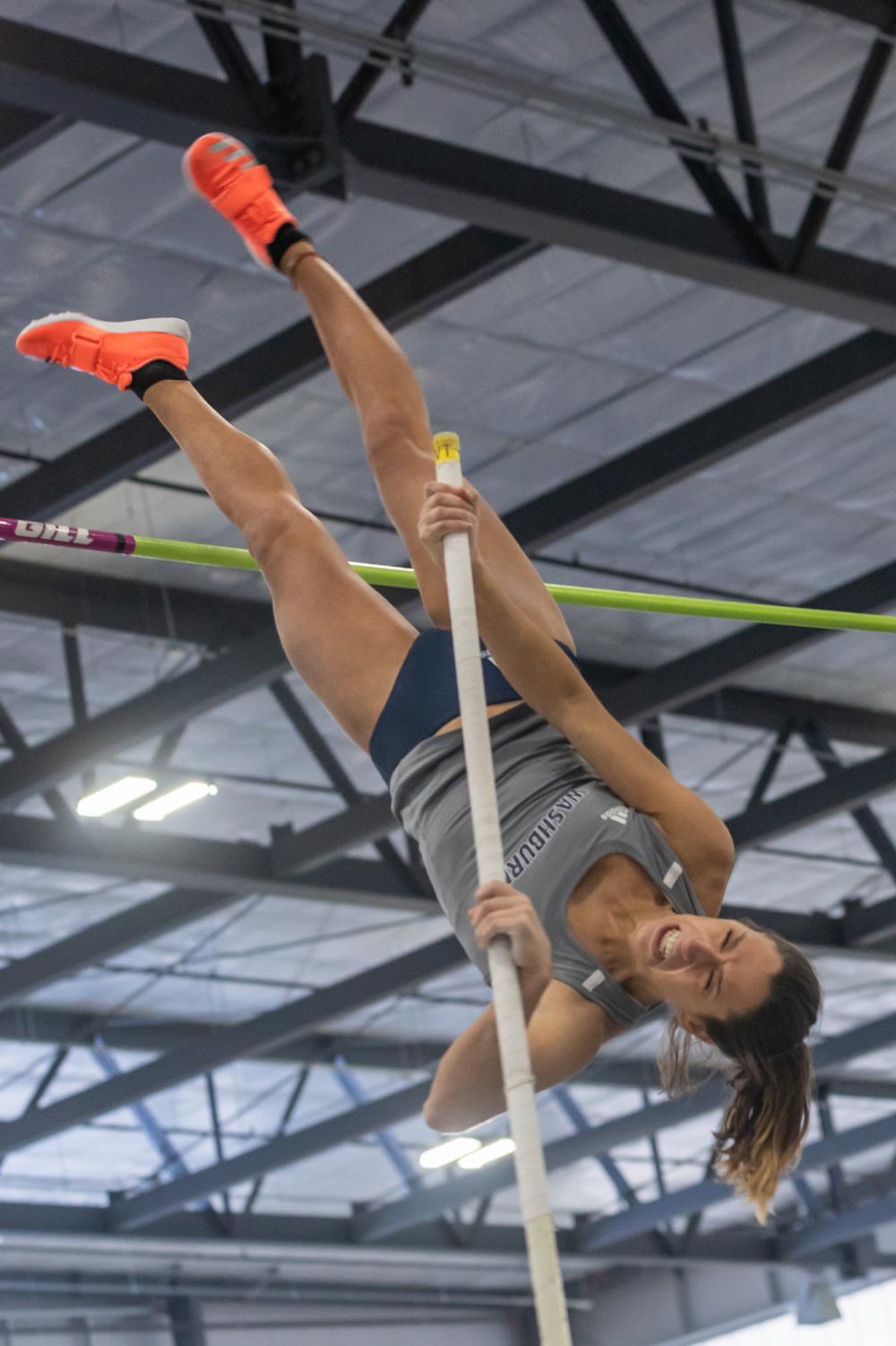 Virgi Scardanzan pole vaults into 2021