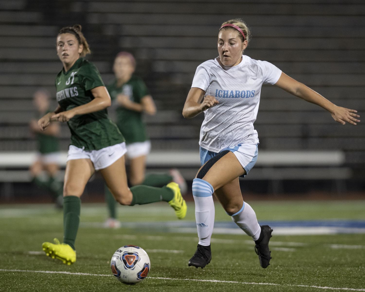 Women's Soccer Handles Riverhawks on the Road - FHSU Athletics