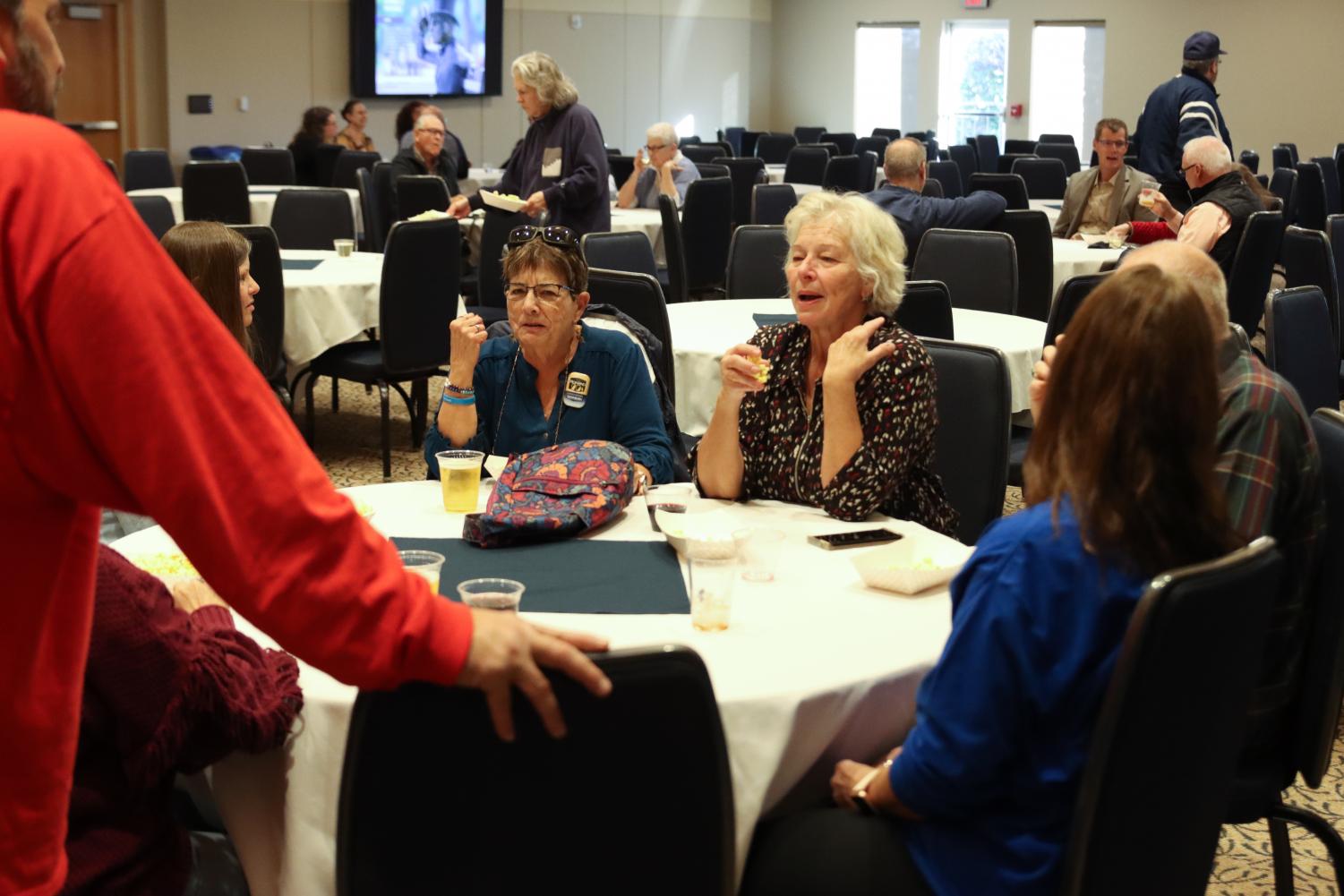 After hours alumni event takes on campus