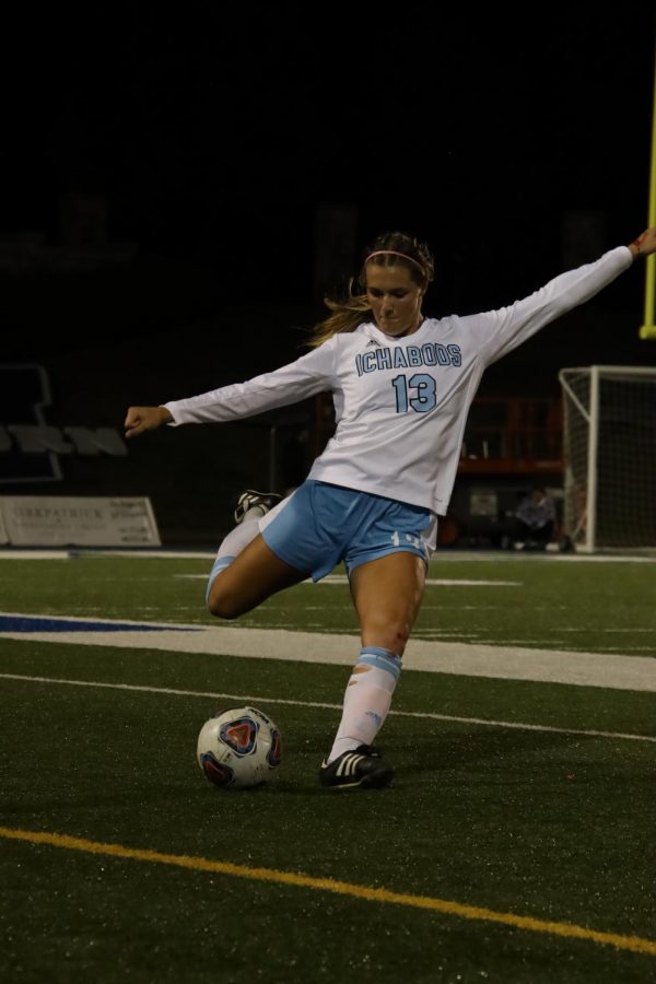 Dynamic%3A+Washburn+defender+Carlee+Thompson+kicks+near+the+sideline+on+Oct.+29%2C+2021.+Thompson+finished+the+match+with+one+shot+on+goal.