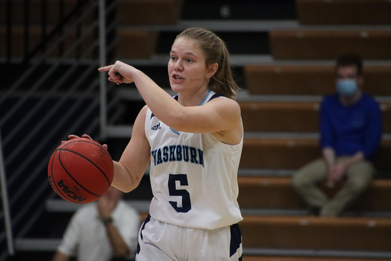 GALLERY: Women's basketball loses low-scoring game to Lopers