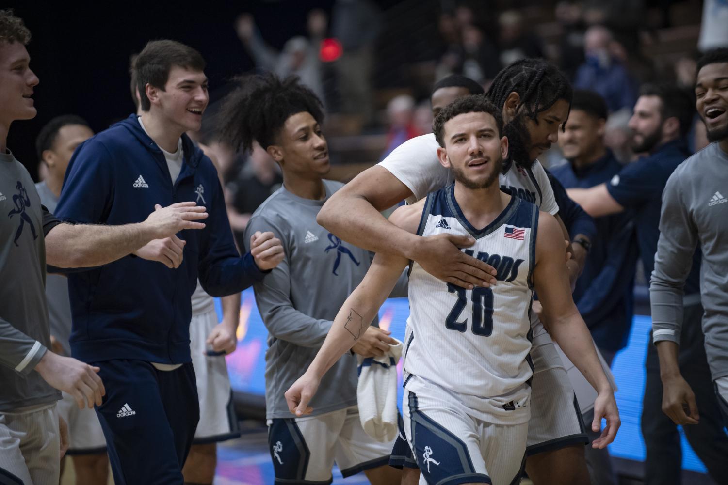 GALLERY: Men's basketball crushes Hornets hearts in 68-65 win