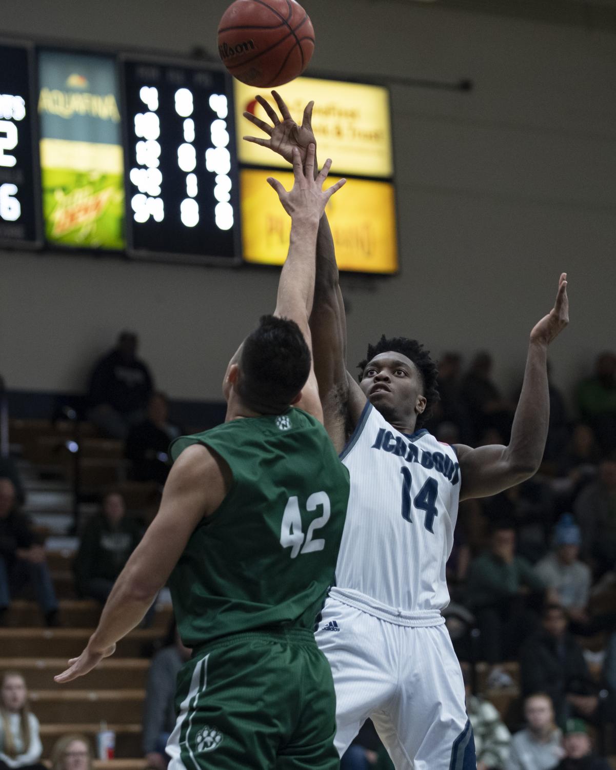 GALLERY: Men's basketball falls to No. 2 Northwest Missouri State
