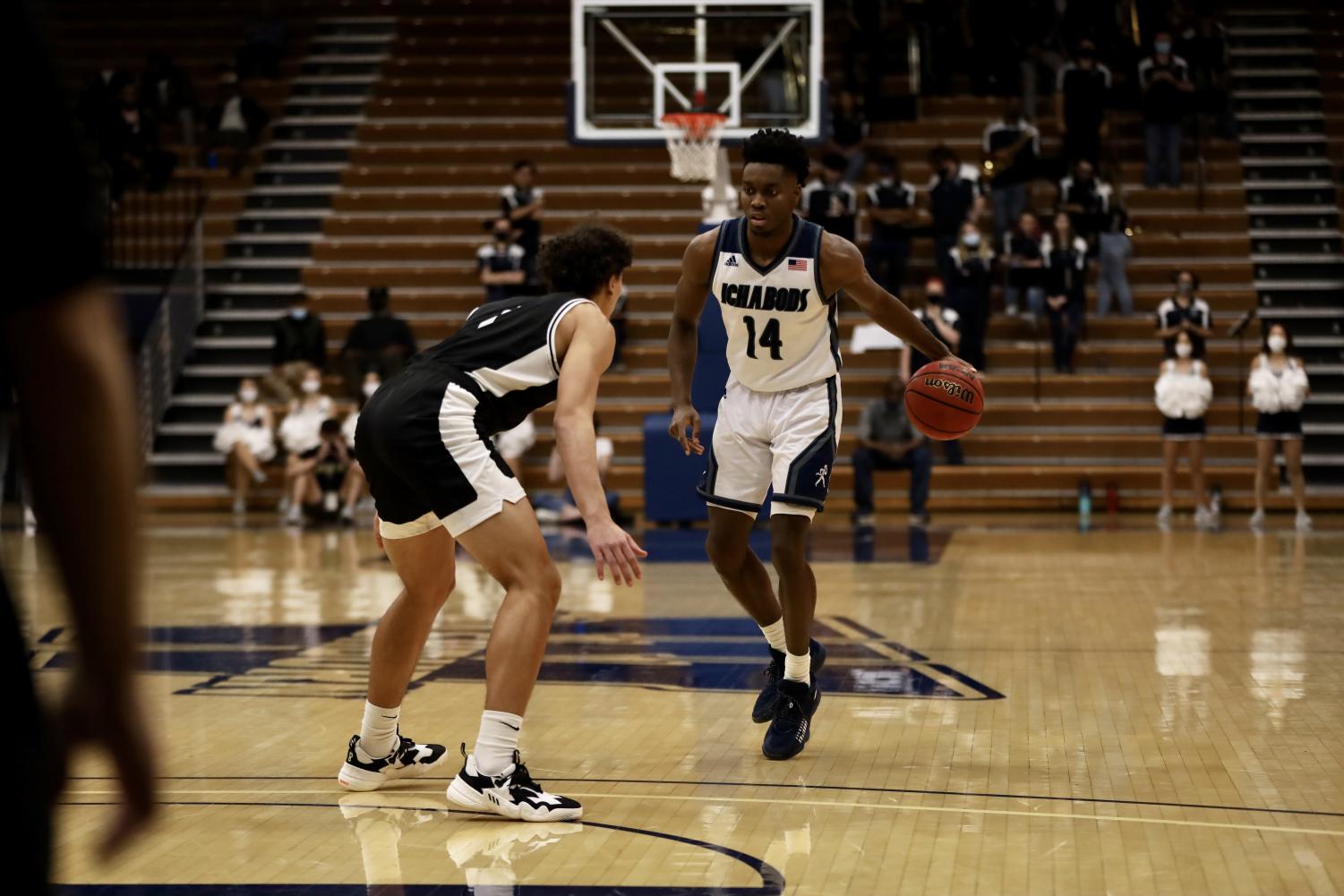 GALLERY: Men's basketball crushes Hornets hearts in 68-65 win