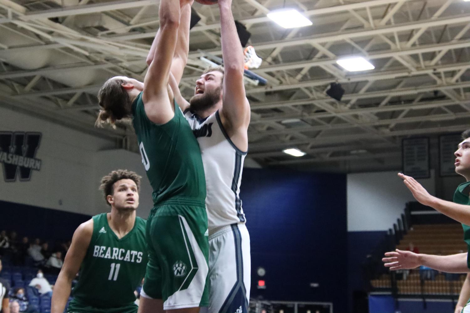 GALLERY: Men's basketball falls to No. 2 Northwest Missouri State