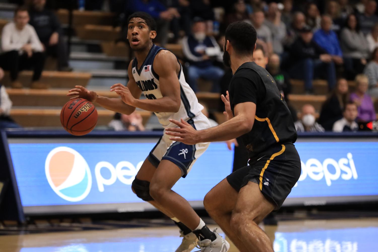 GALLERY: Sights from men's basketball's third straight home win