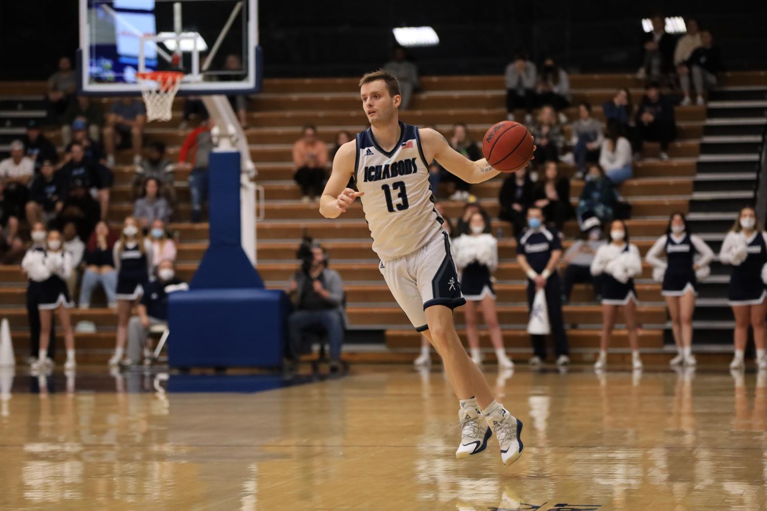 GALLERY: Sights from men's basketball's third straight home win