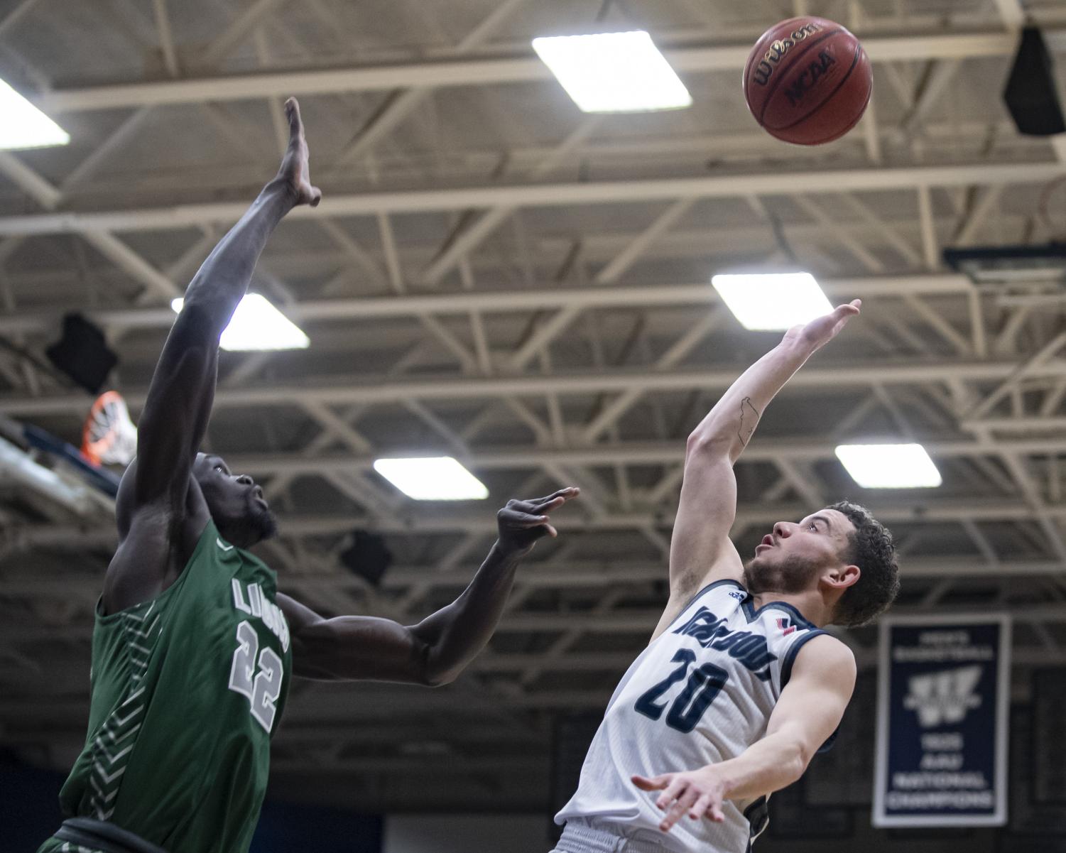 GALLERY: Men's basketball tames Lions on senior night