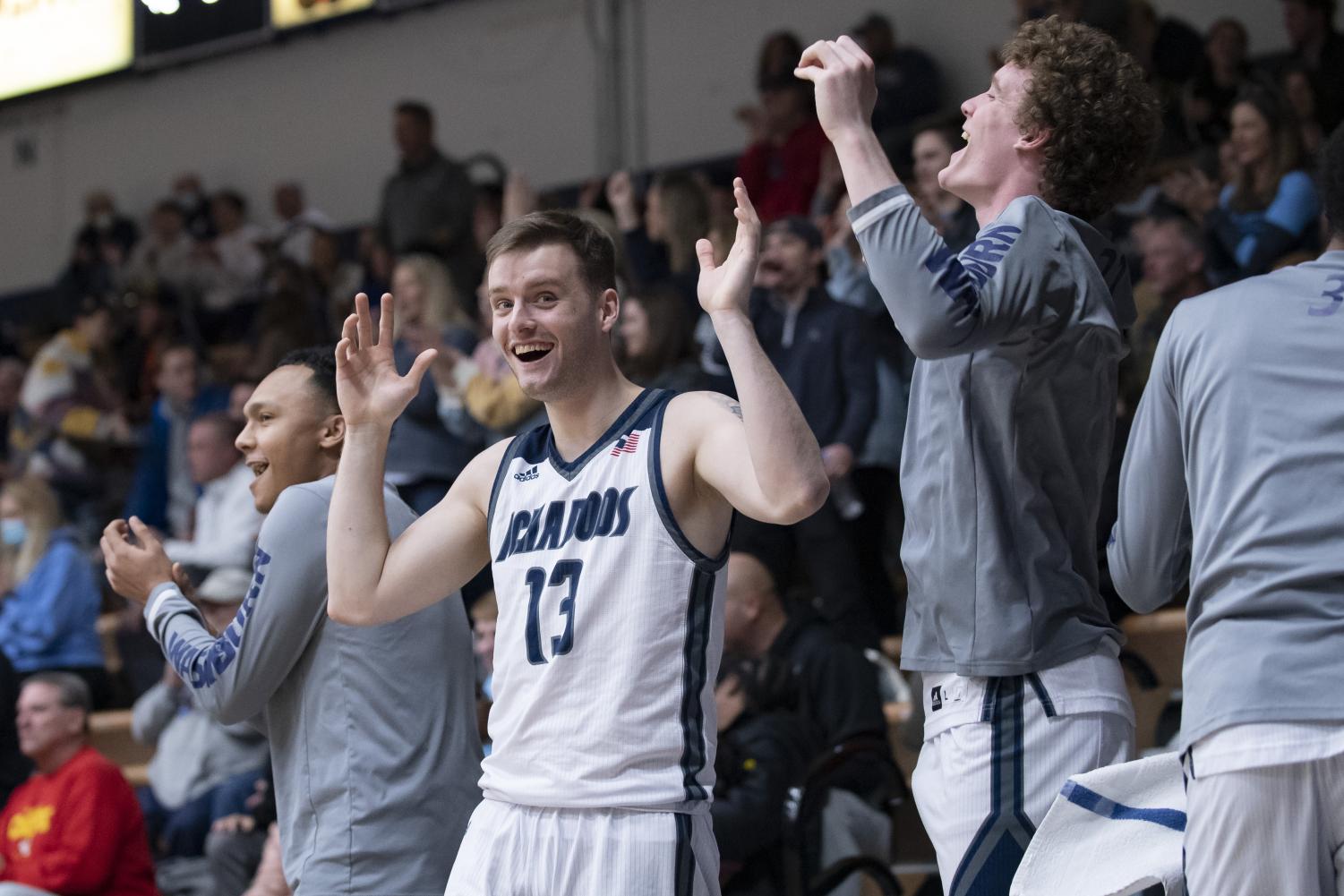GALLERY: Men's basketball tames Lions on senior night