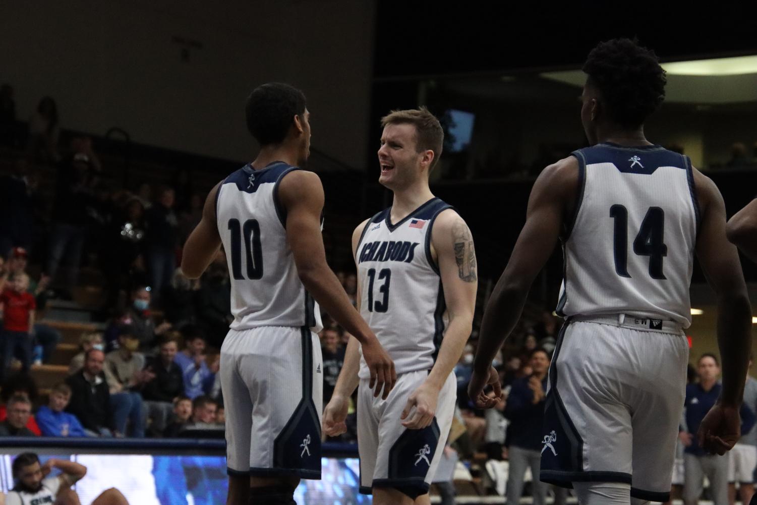 GALLERY: Sights from men's basketball's third straight home win