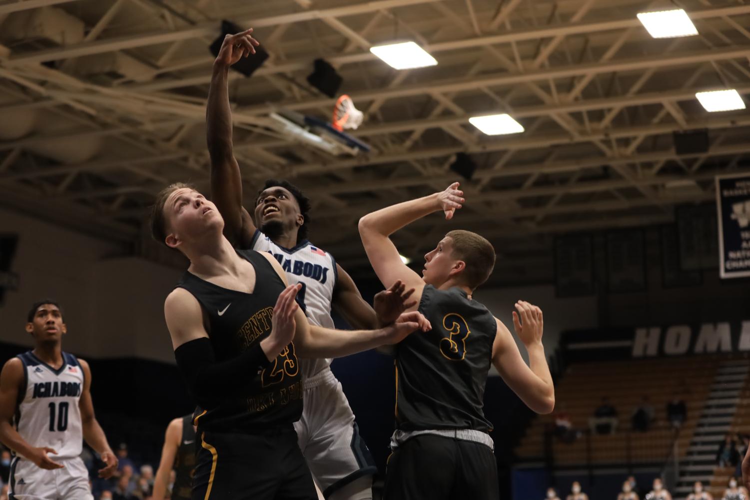 GALLERY: Sights from men's basketball's third straight home win