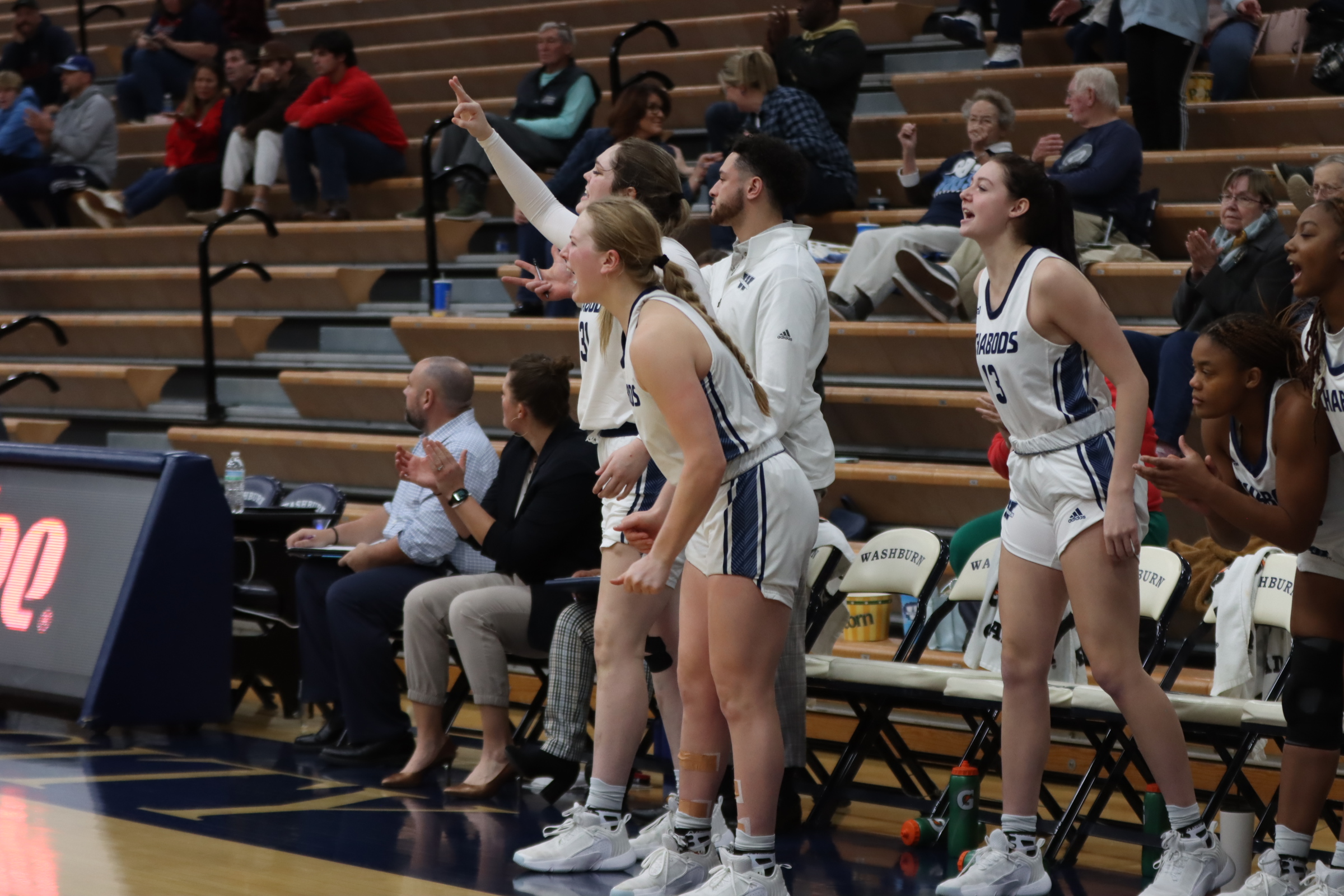 Washburn women’s basketball fight for a sixth win