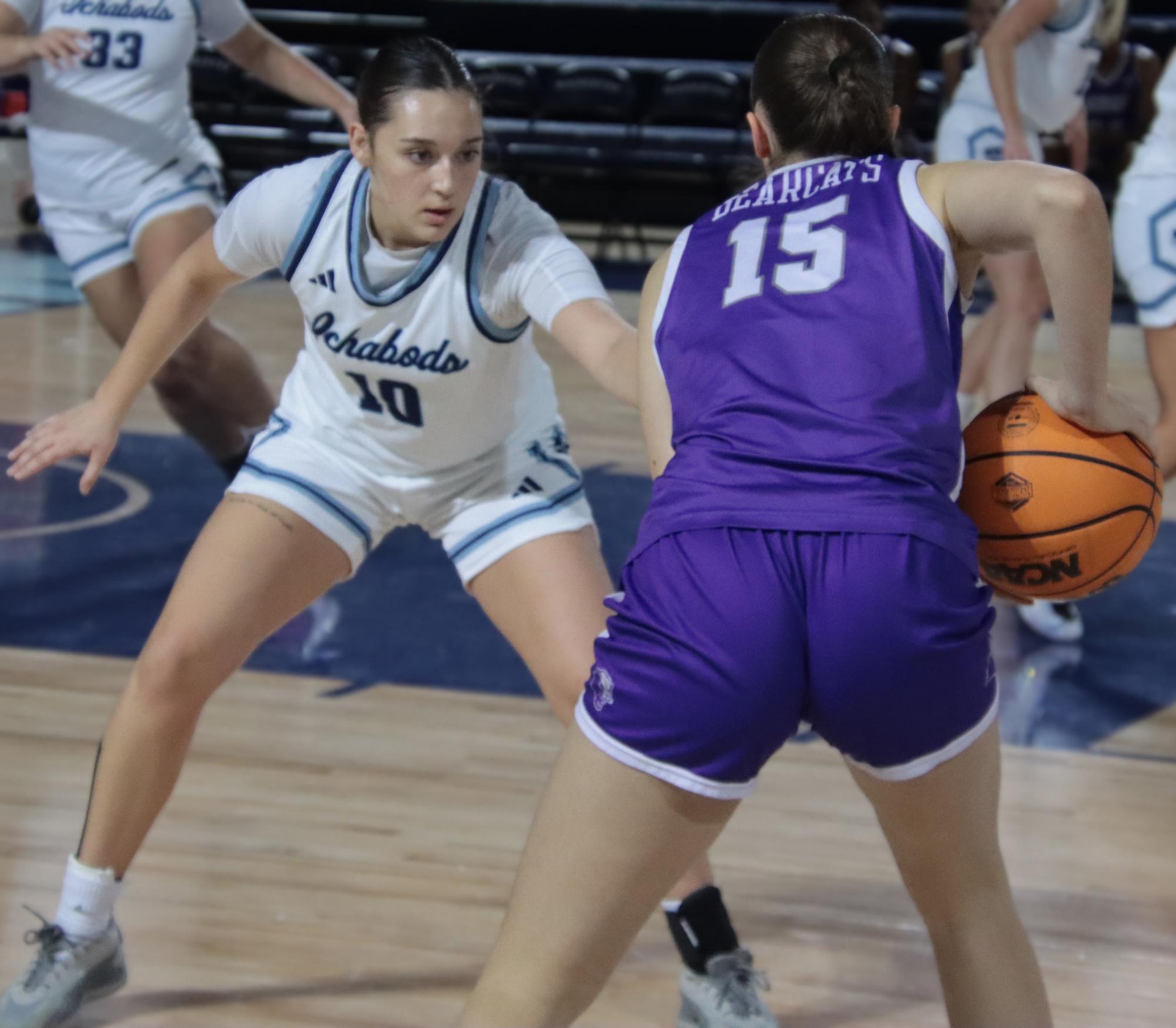 Ichabods beat the Bearcats 70-47