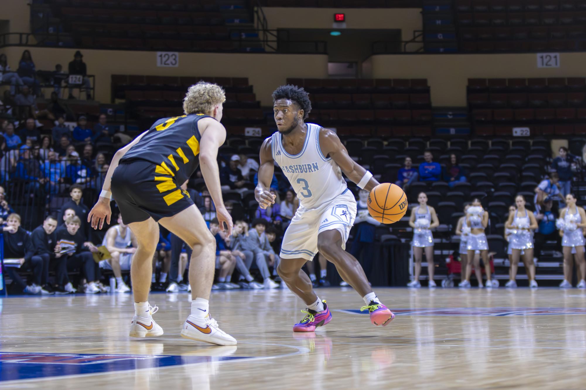 Washburn's men's basketball dominates the MIAA tournament