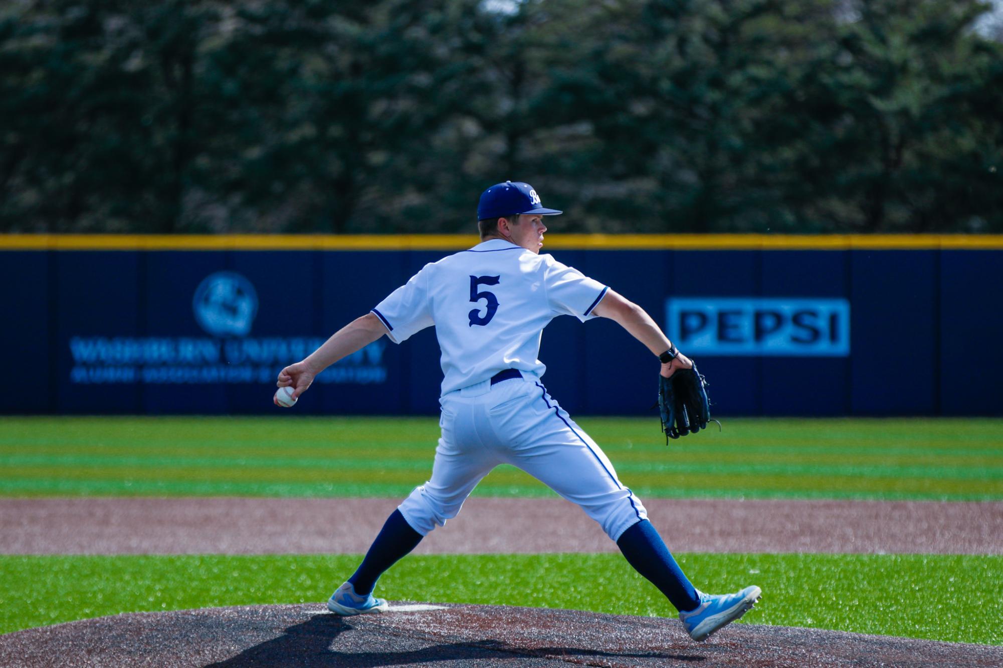 Ichabods squeezed by Tigers of Fort Hayes to a victory of 6-5