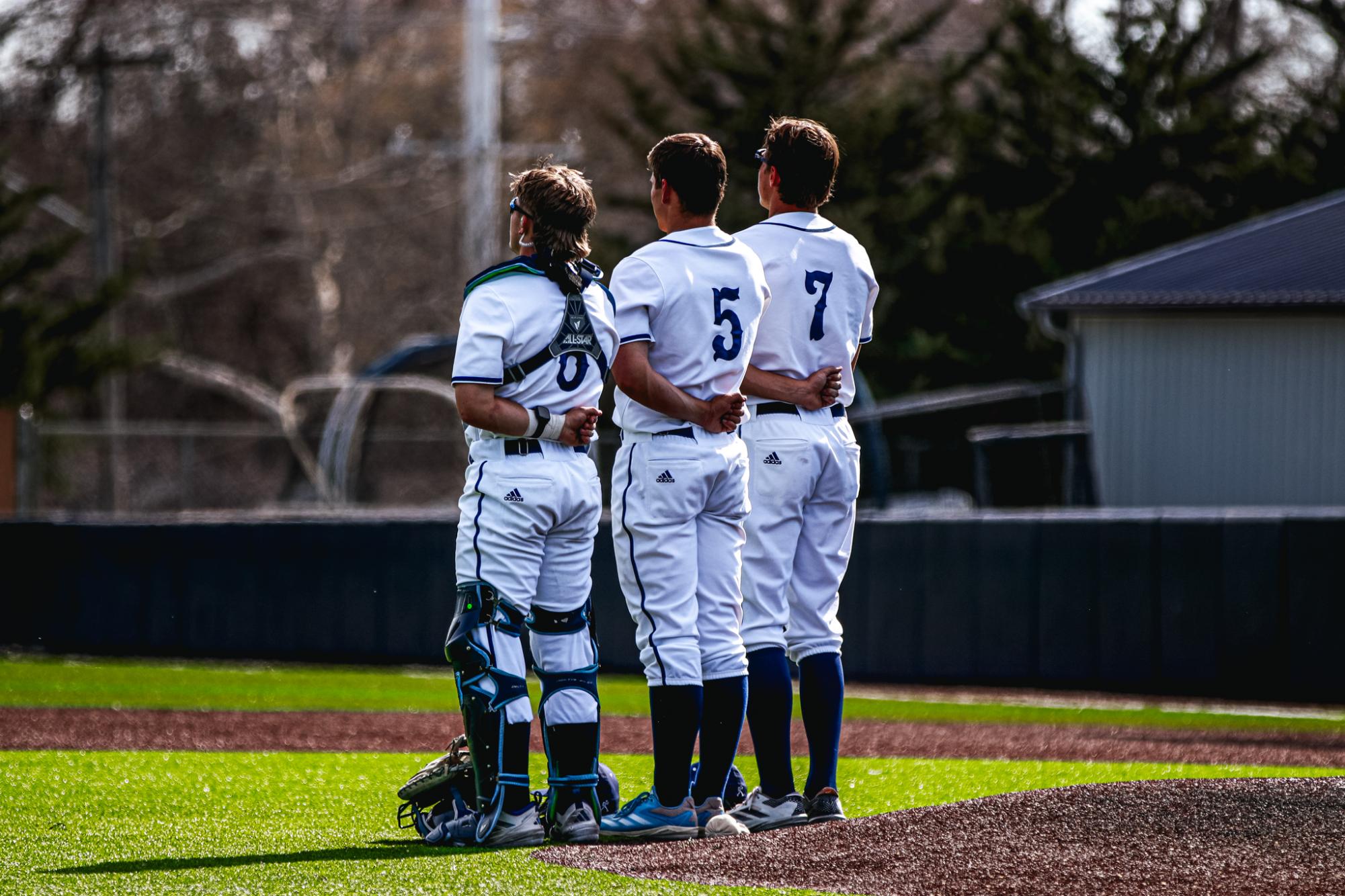 Ichabods squeezed by Tigers of Fort Hayes to a victory of 6-5