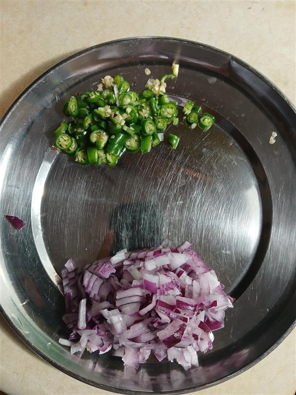 Making Nepali street food fulki