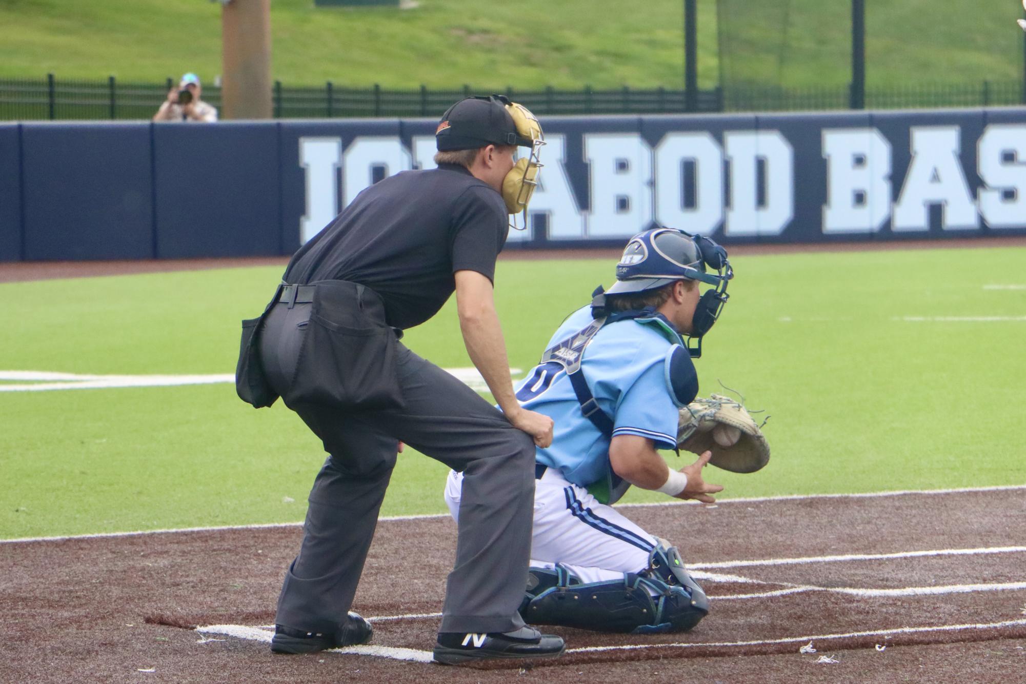 Washburn overcomes long rain delay to beat Emporia State 6-3