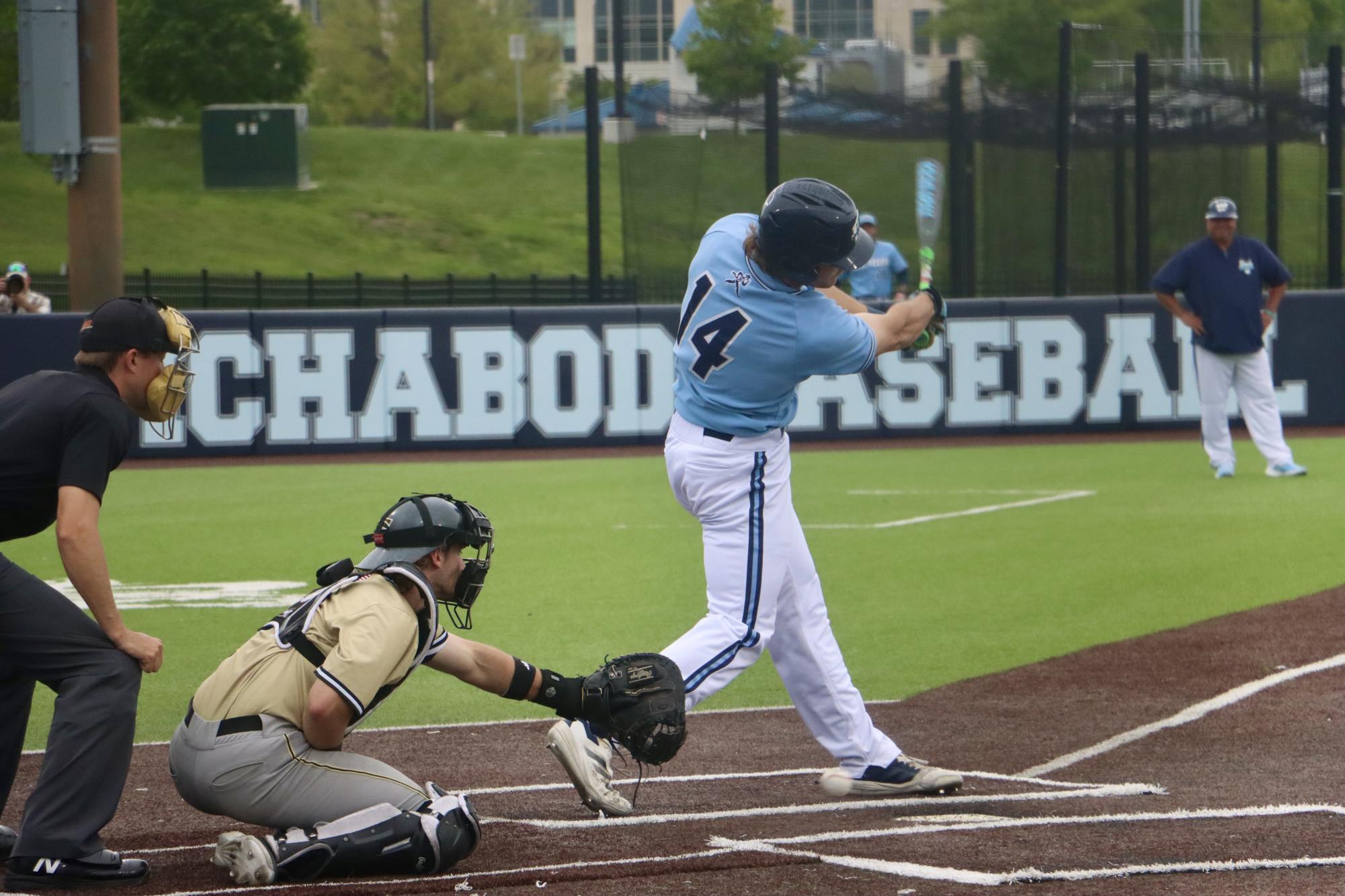 Washburn overcomes long rain delay to beat Emporia State 6-3