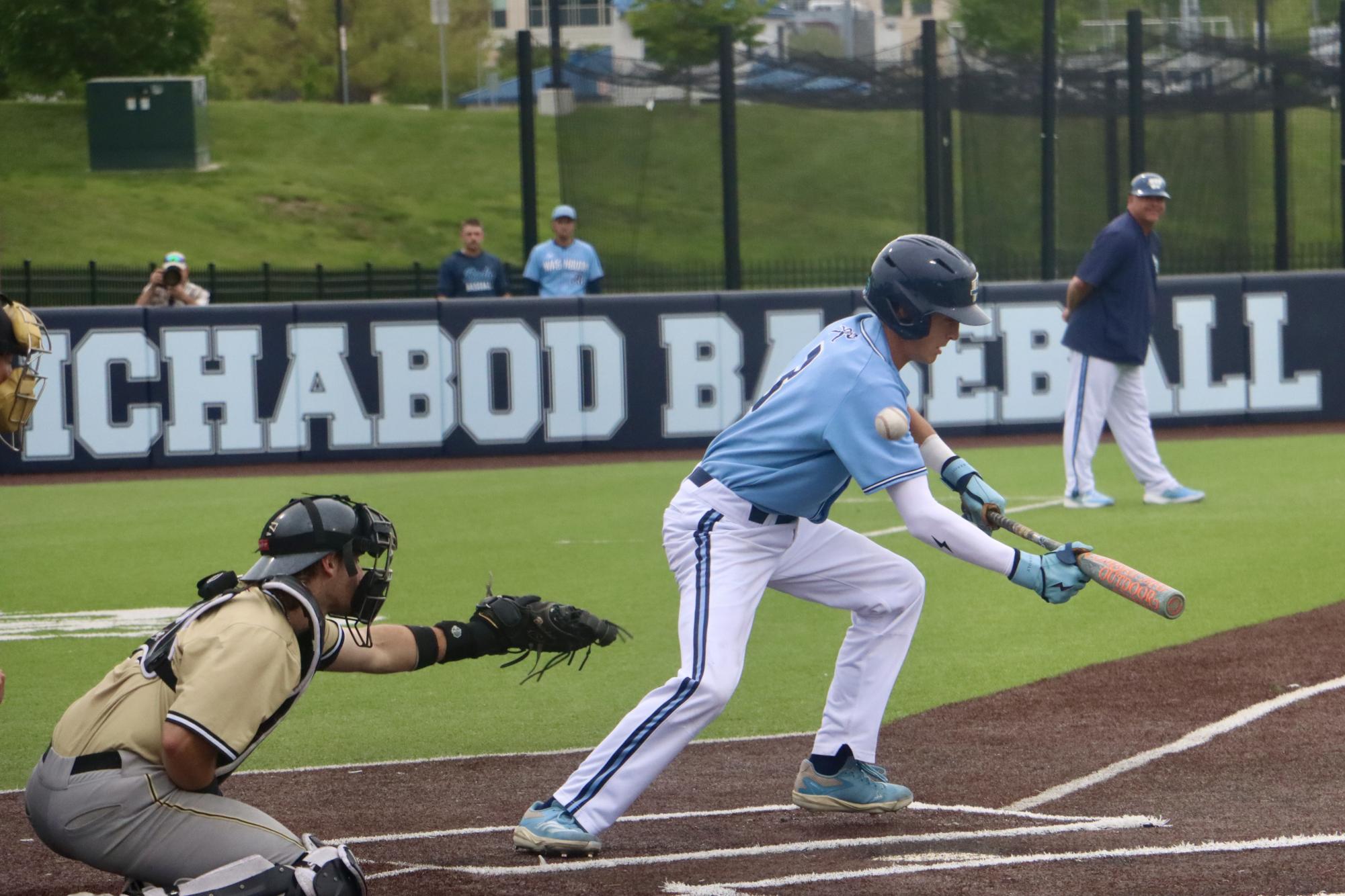 Washburn overcomes long rain delay to beat Emporia State 6-3
