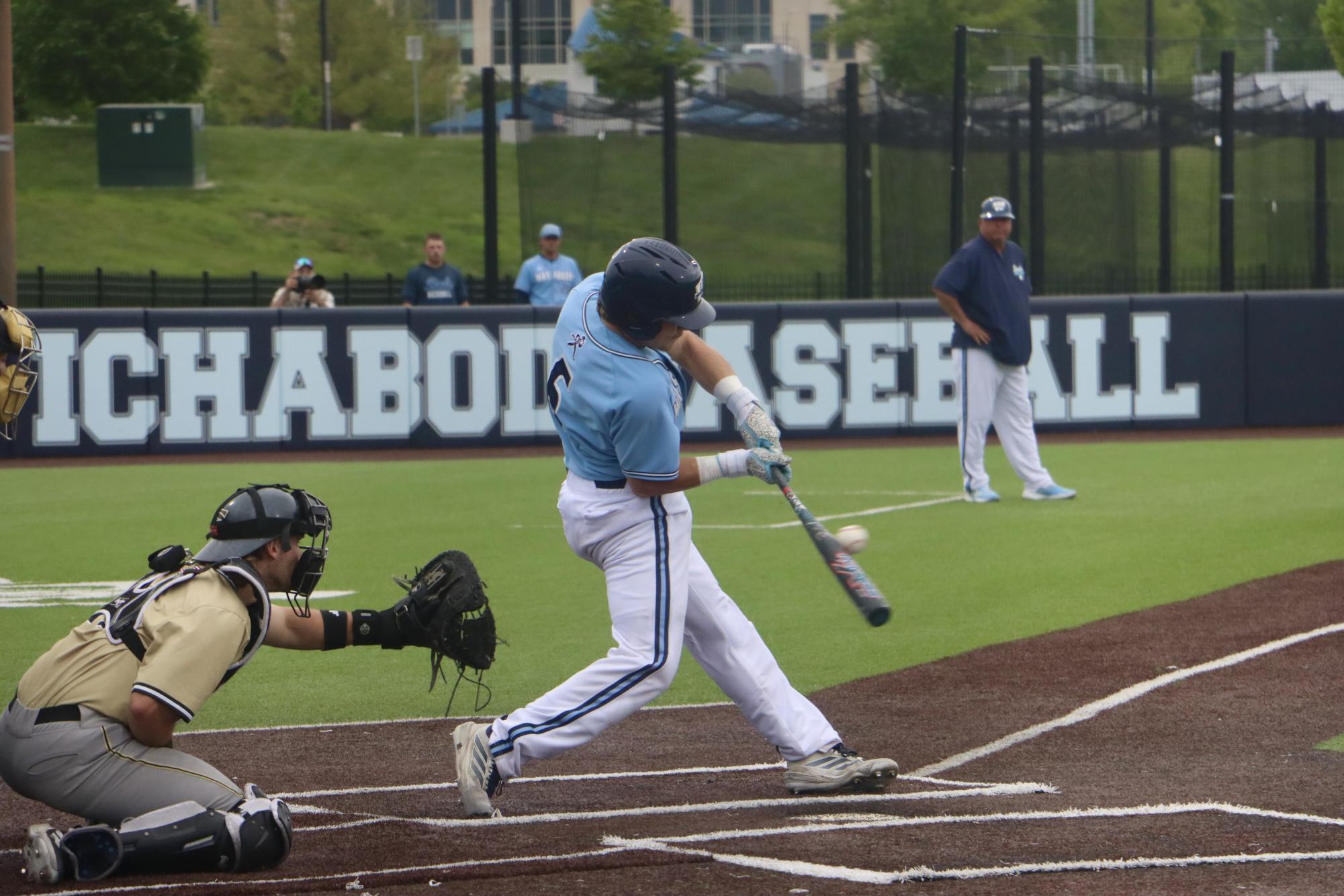 Washburn overcomes long rain delay to beat Emporia State 6-3